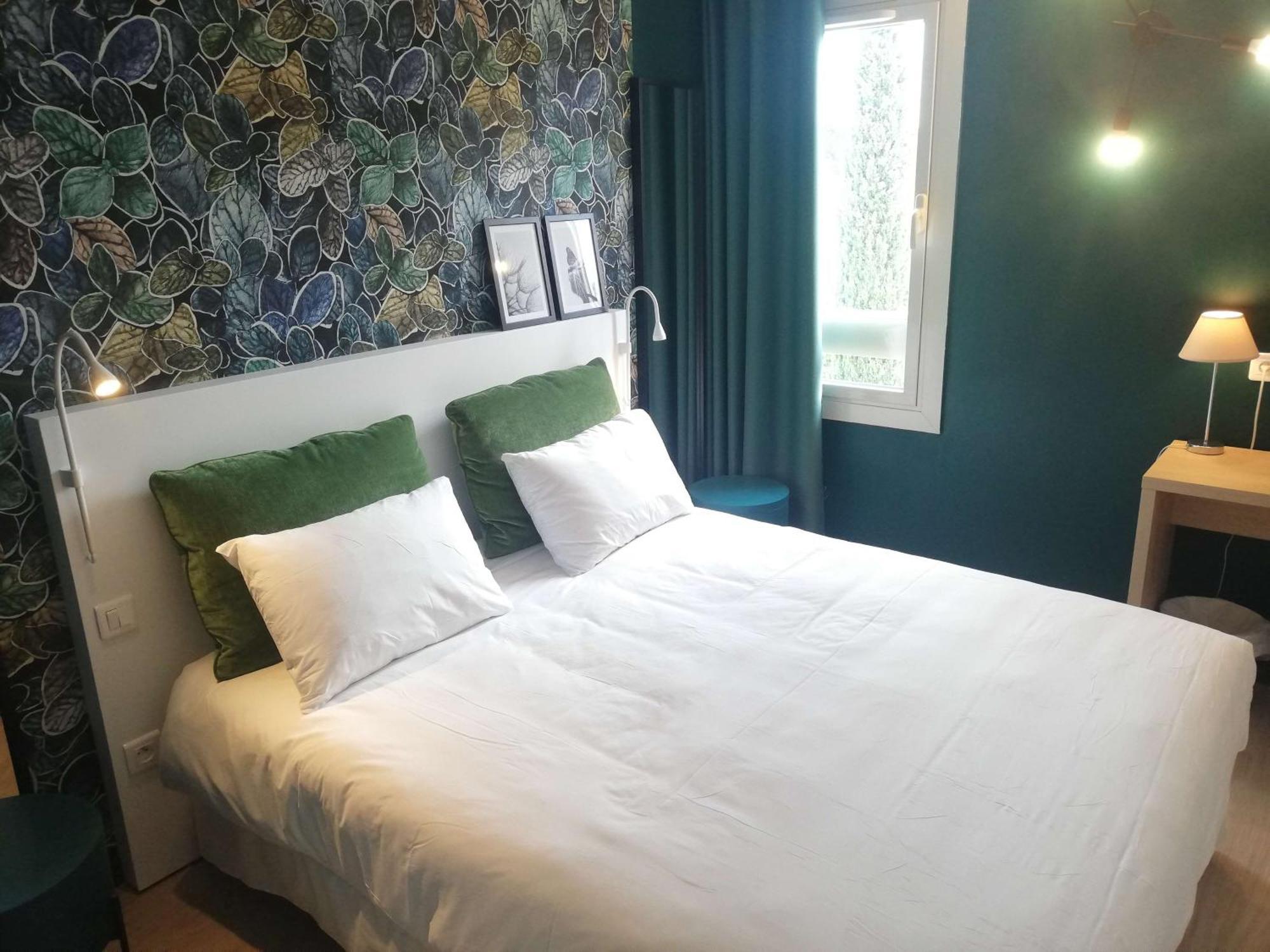 Brit Hotel Marseille Aeroport เลส์-เปนส์-มิราโบ ภายนอก รูปภาพ
