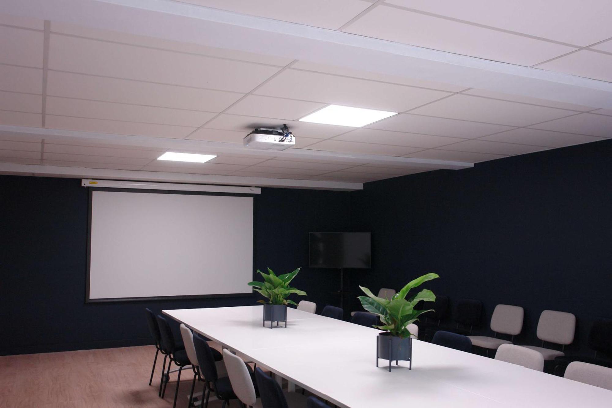 Brit Hotel Marseille Aeroport เลส์-เปนส์-มิราโบ ภายนอก รูปภาพ