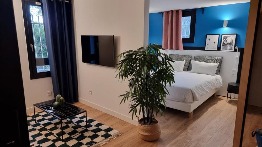Brit Hotel Marseille Aeroport เลส์-เปนส์-มิราโบ ภายนอก รูปภาพ