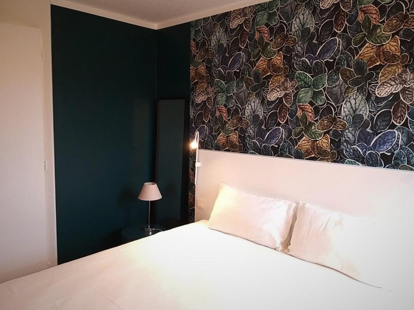 Brit Hotel Marseille Aeroport เลส์-เปนส์-มิราโบ ภายนอก รูปภาพ