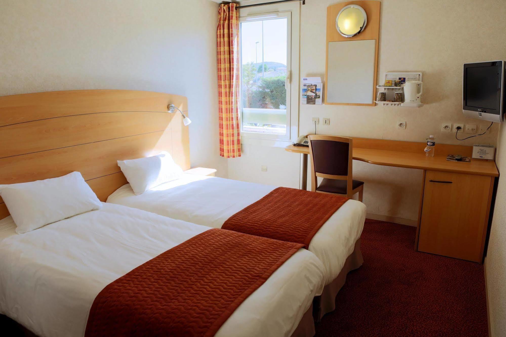 Brit Hotel Marseille Aeroport เลส์-เปนส์-มิราโบ ภายนอก รูปภาพ