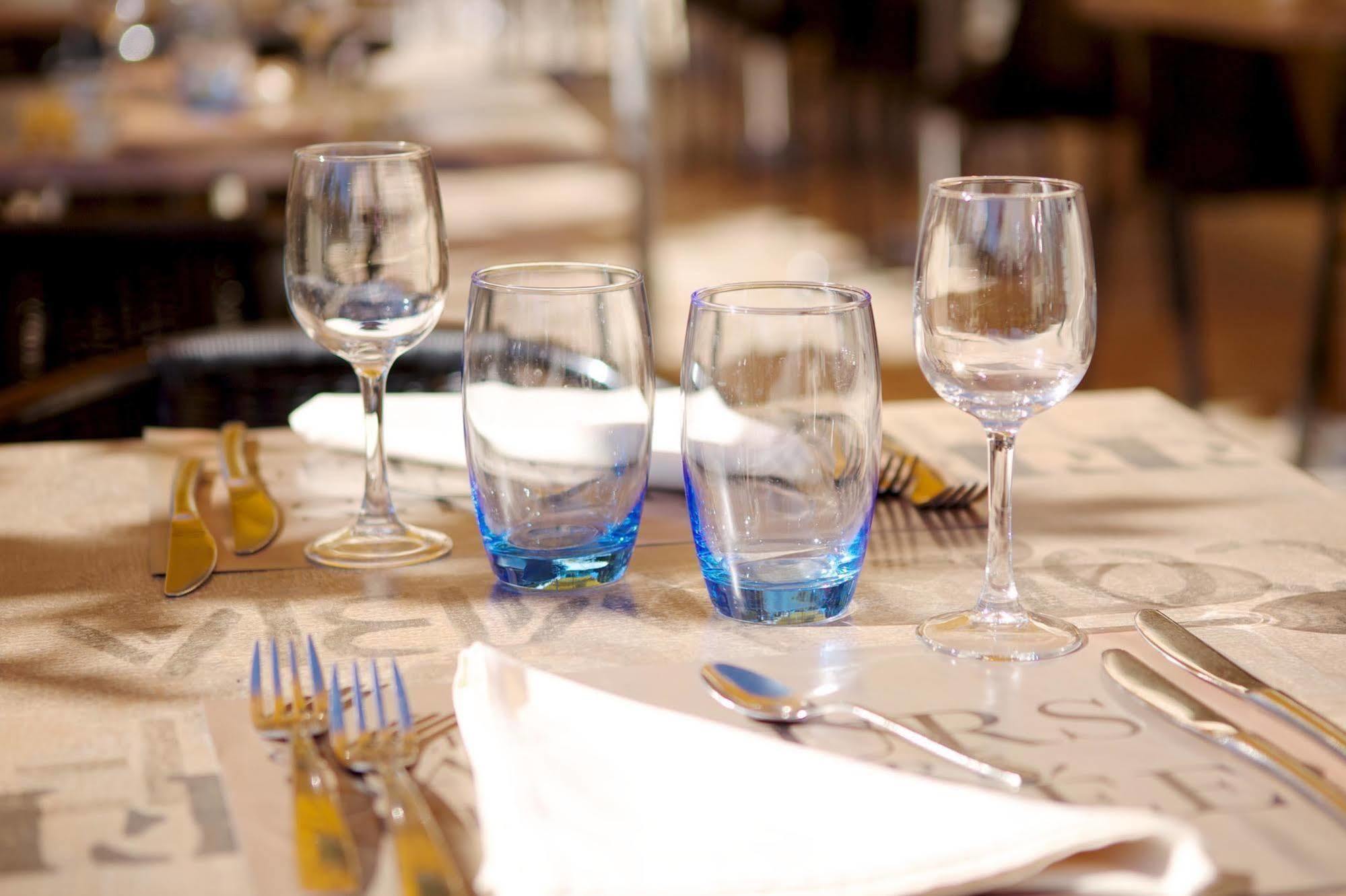 Brit Hotel Marseille Aeroport เลส์-เปนส์-มิราโบ ร้านอาหาร รูปภาพ